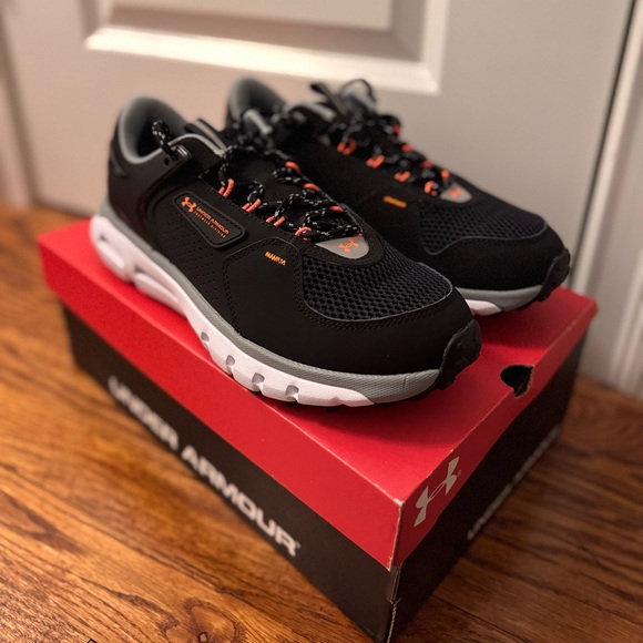 Under Armour Other - Under Armour Men's Summit Trek sneakers